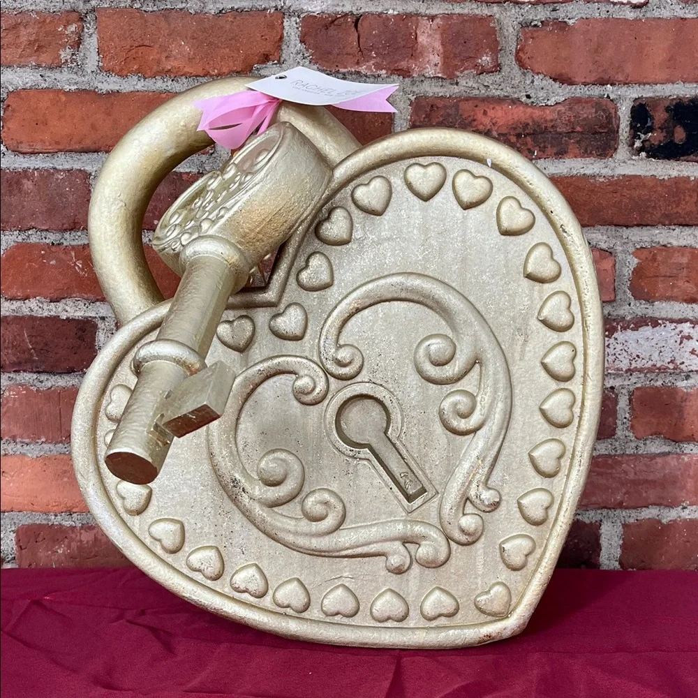 Rachel Zoe Gold Heart and Key Wall Art large one - Picture 1 of 17